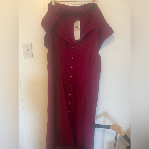 Nina Leonard Dresses & Skirts - Burgundy Poka Dot dress with pockets